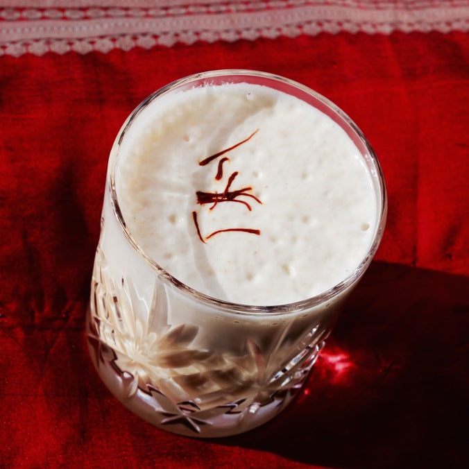 Thandaai – Safran og mandel melk